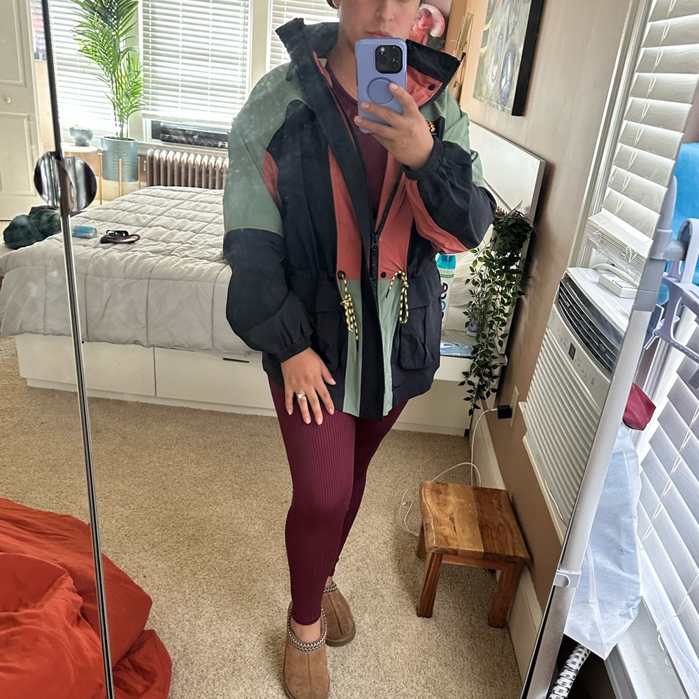 Fabletics jacket the khloe edit LAST ONE NOT RESTOCKING! - Picture 4 of 8